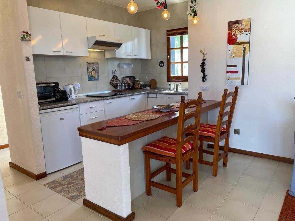The White Dragos With Ocean View - Ac - Private Pool Apartment Tias Luaran gambar